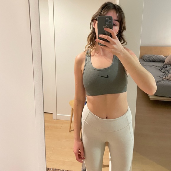 Nike sports bra - Picture 2 of 3